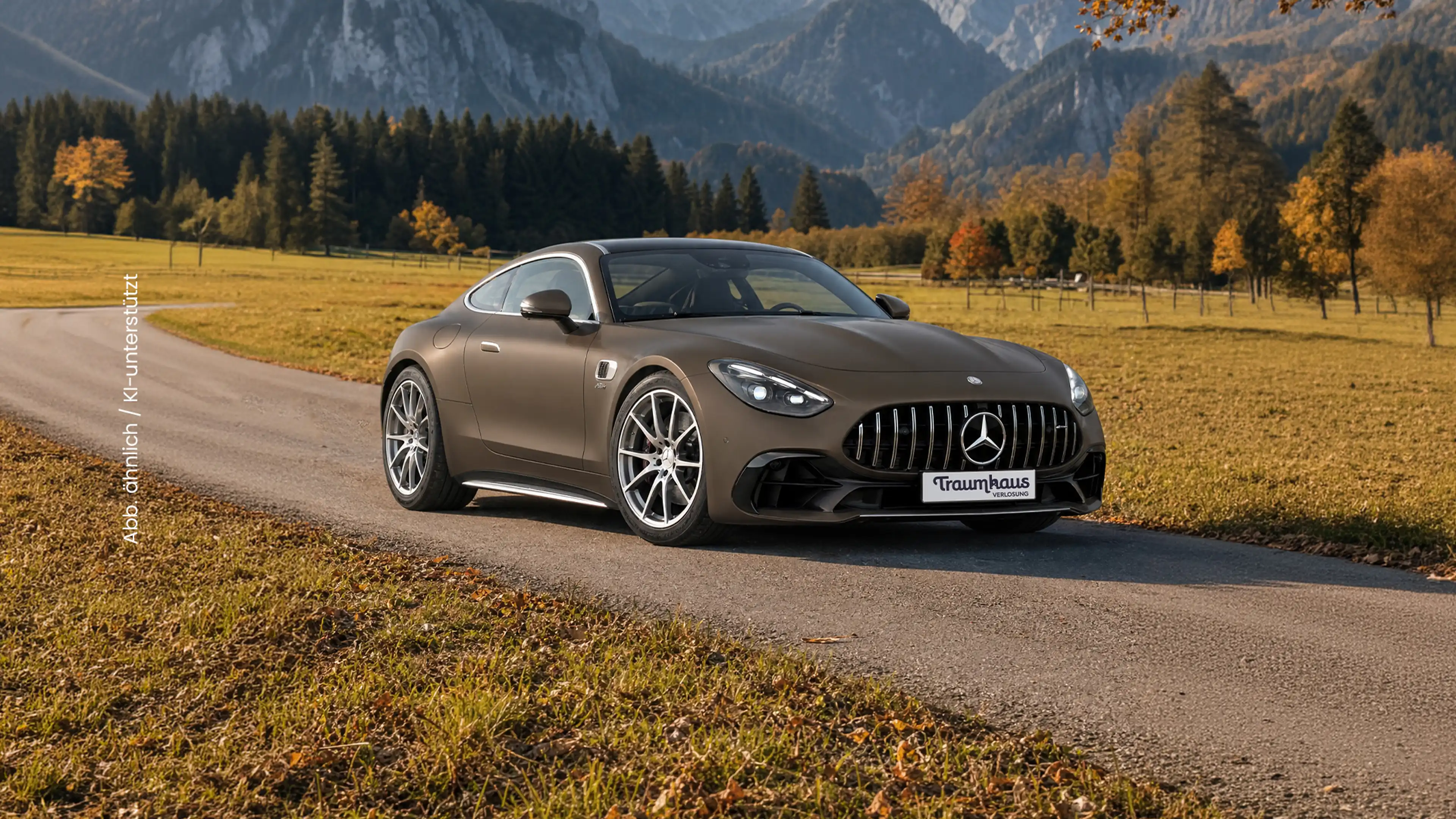 Der Mercedes AMG GT Coupe auf einer Landstraße