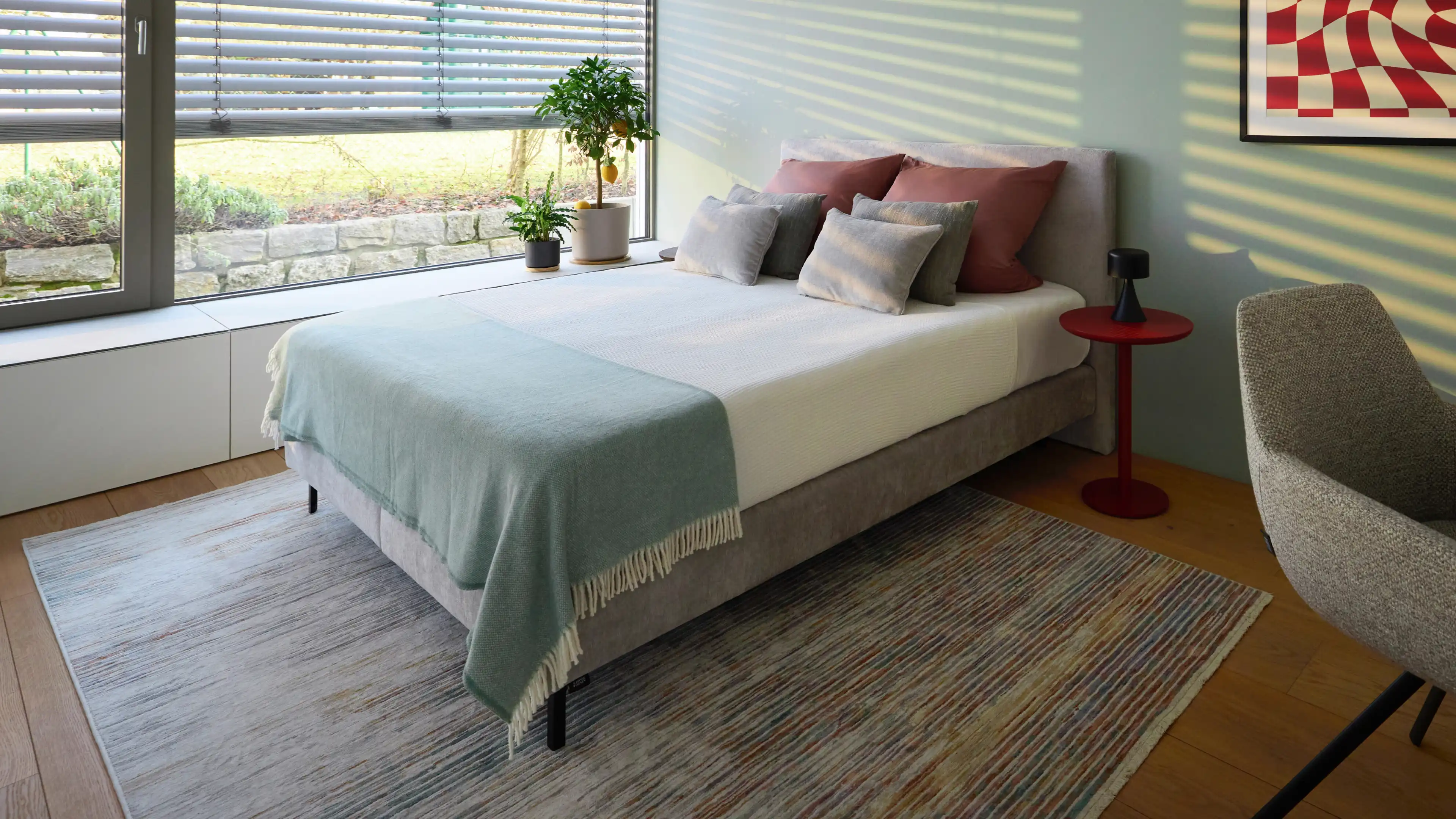 traumhausverlosung-schlafzimmer-mit-arbeitstisch-4k