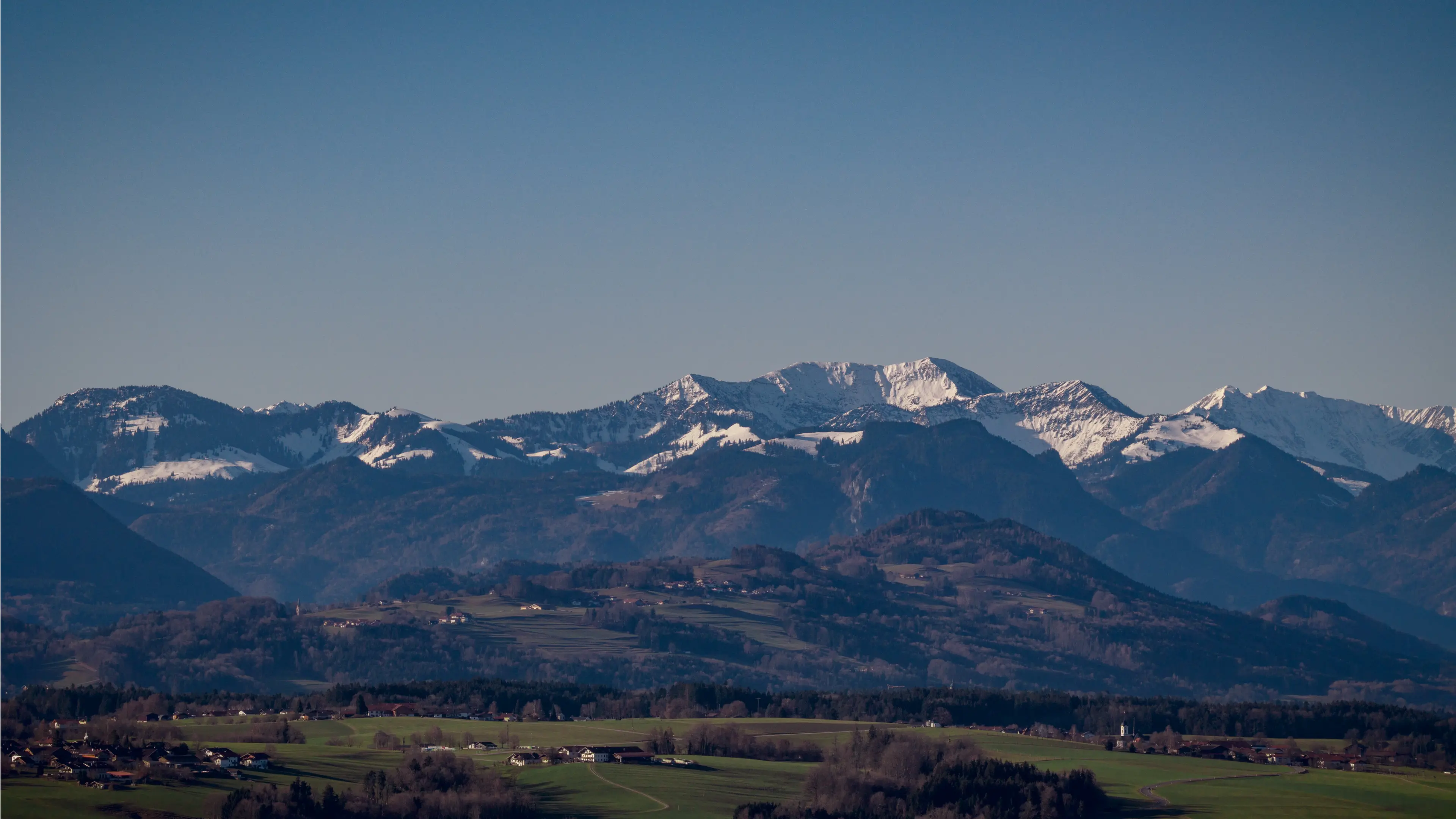 Blick auf das Alpenpanorama vom Traumhaus am Chiemsee