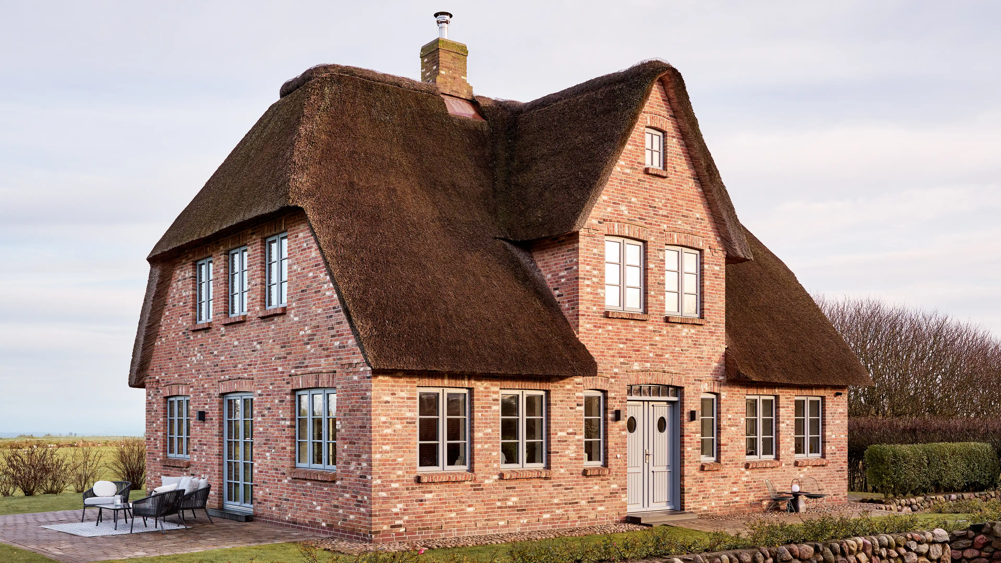Das Traumhaus auf Föhr mit Reetdach und rotem Backstein