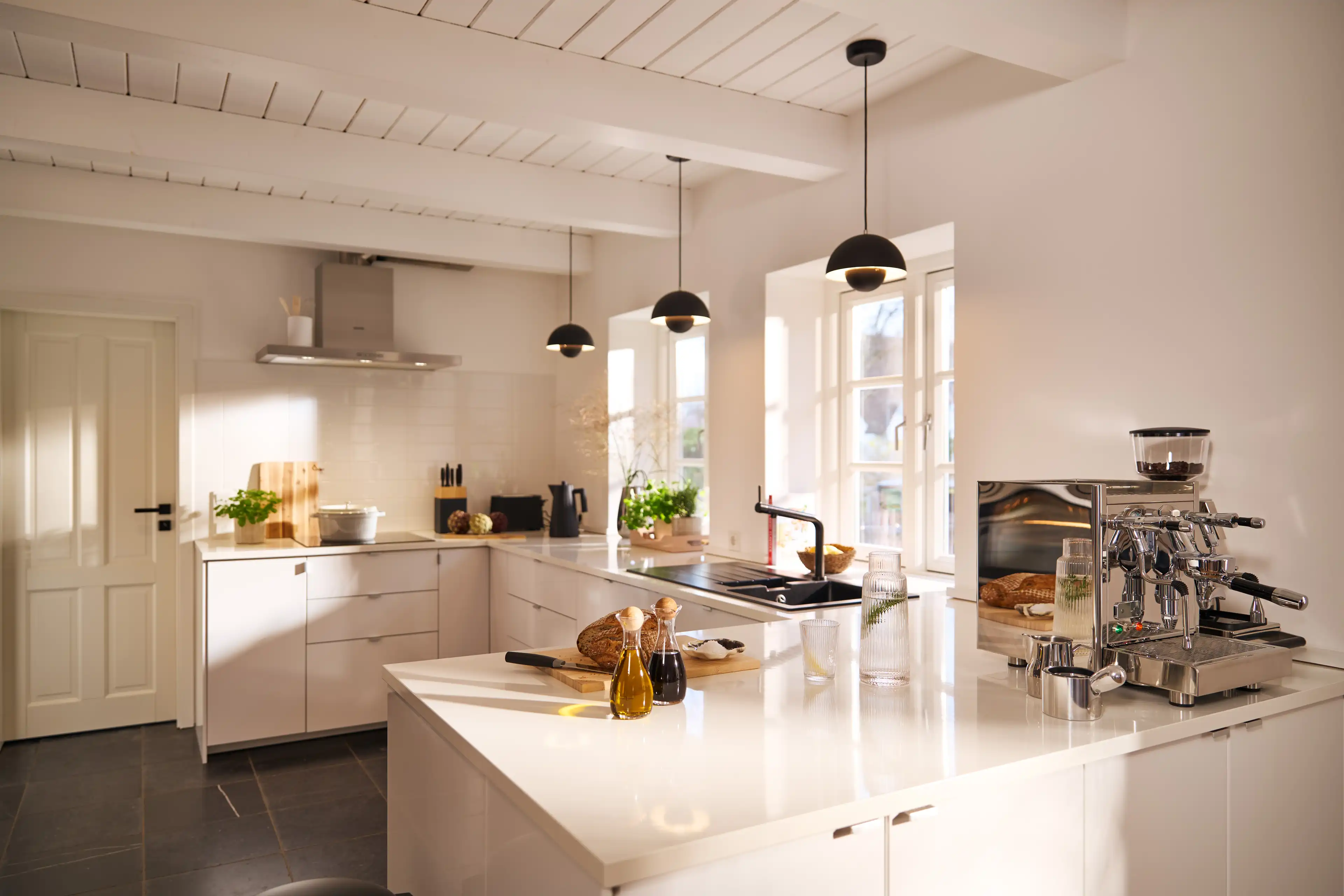 Große helle Küche des Nordsee-Hauses