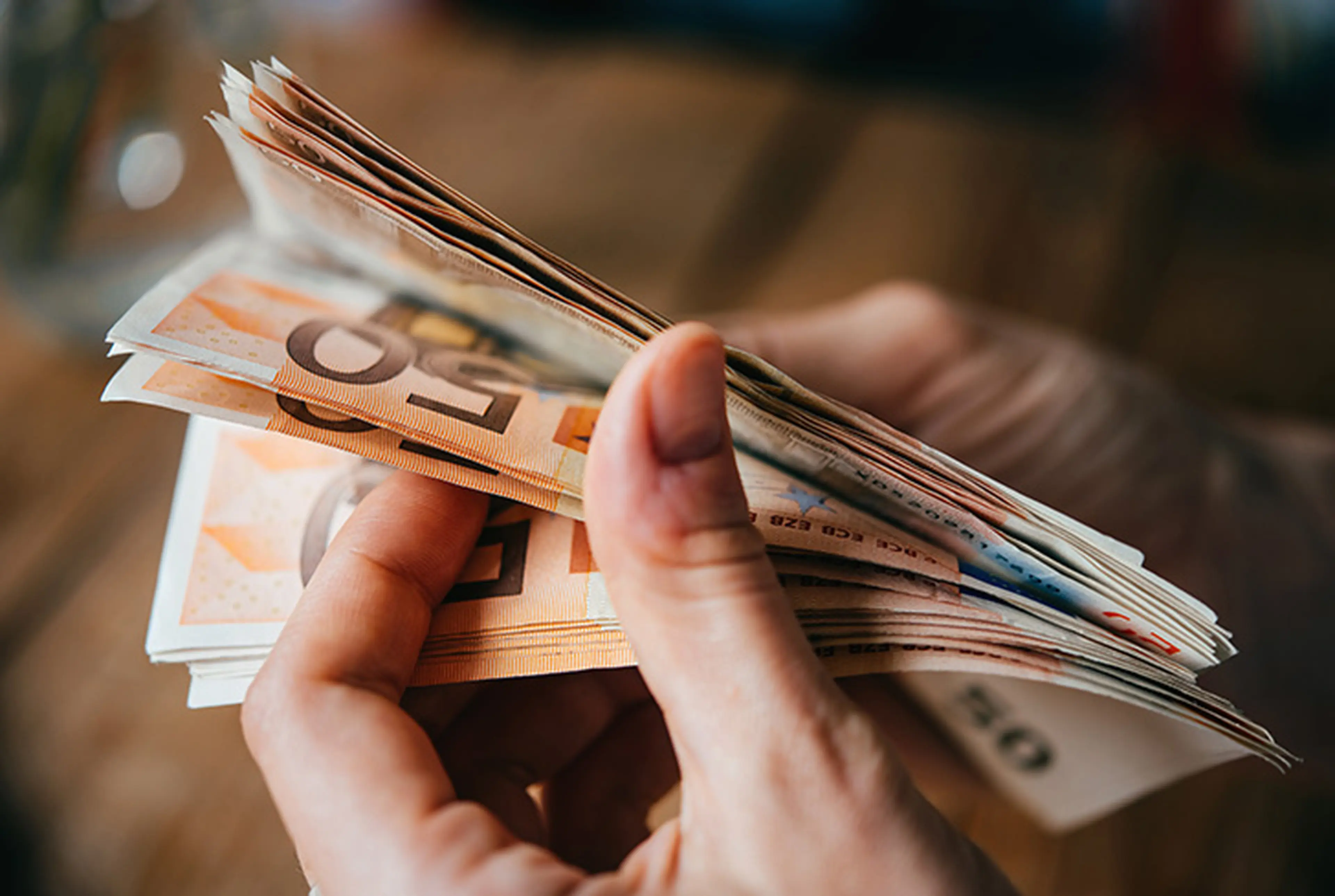 Stapel von 50 € Noten