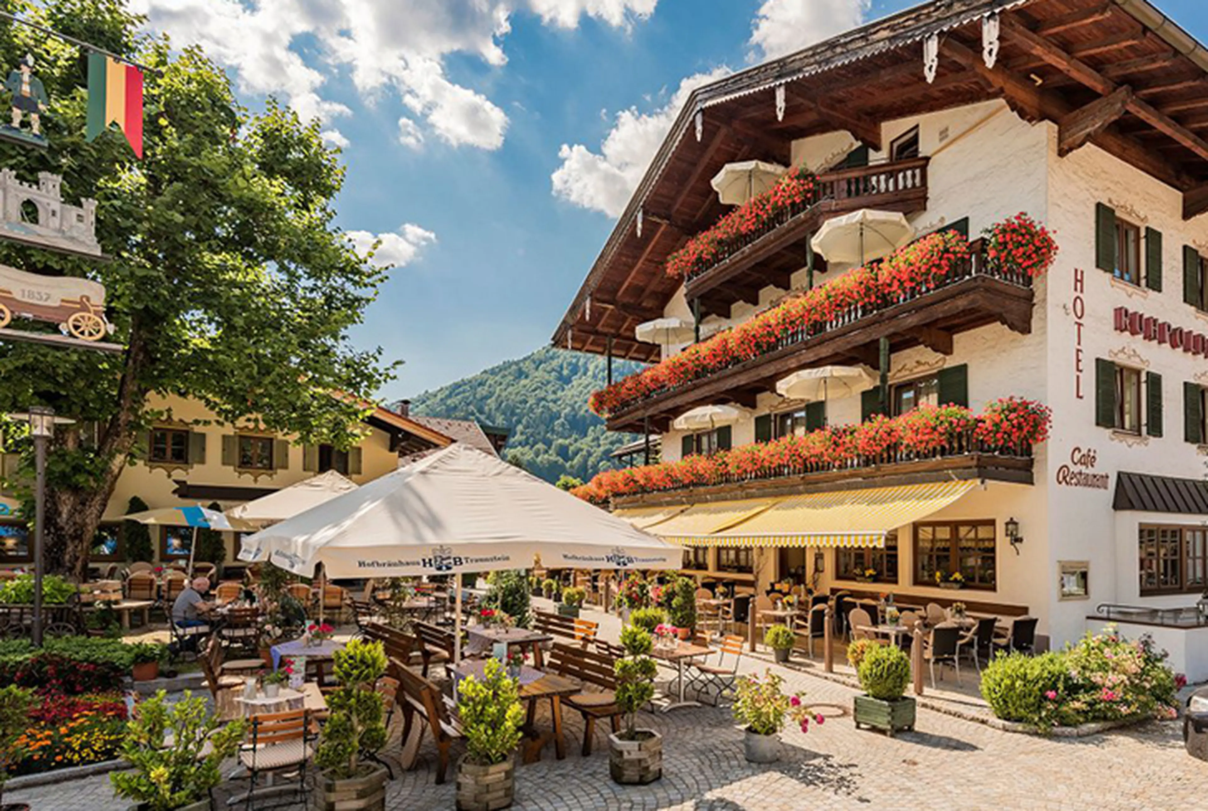 Außenansicht vom 4 Sterne Hotel - Hotel Ruhpoldinger Hof im Chiemgau